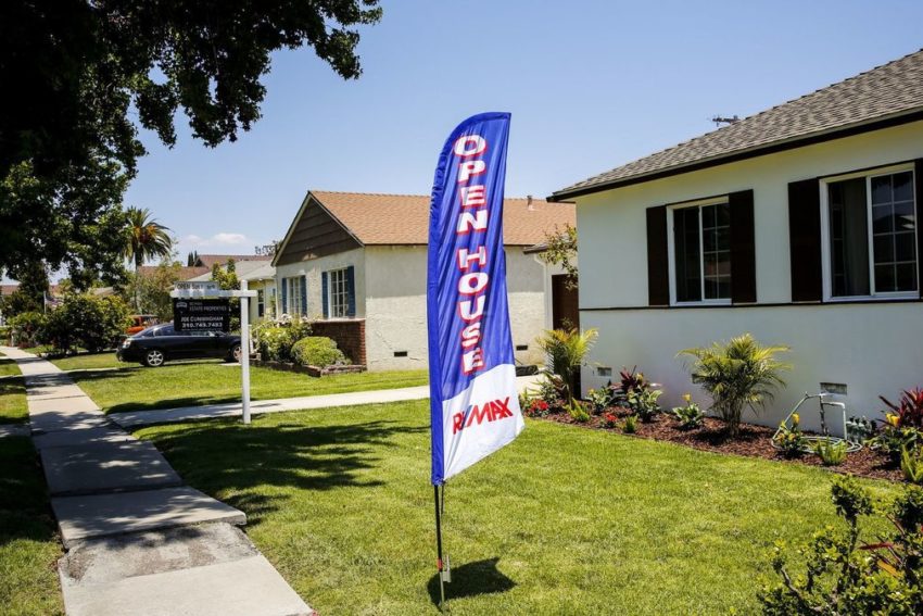 Southern California home sales plunge to lowest level since 2007, prices rise just 1%