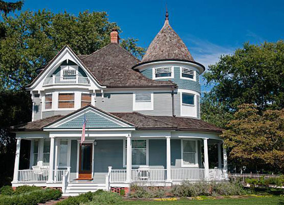 What the experts say: Should you buy a home with someone you’re not married to?